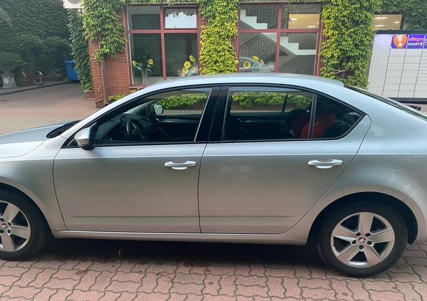 Skoda Octavia cena 39900 przebieg: 234700, rok produkcji 2016 z Nowe małe 79